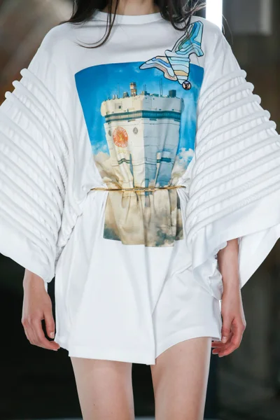 Look 16